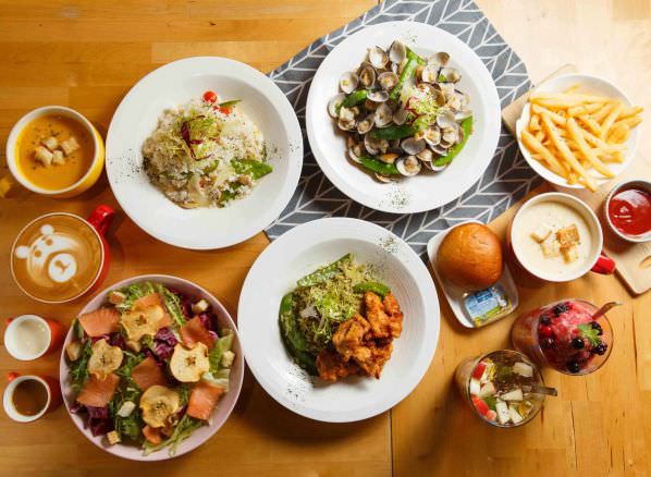 森林小徑健行店享受美食